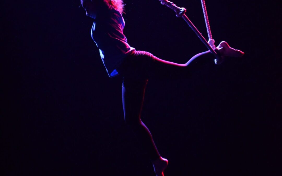 Juli Leotard, trapèzi volant e justaucòrs