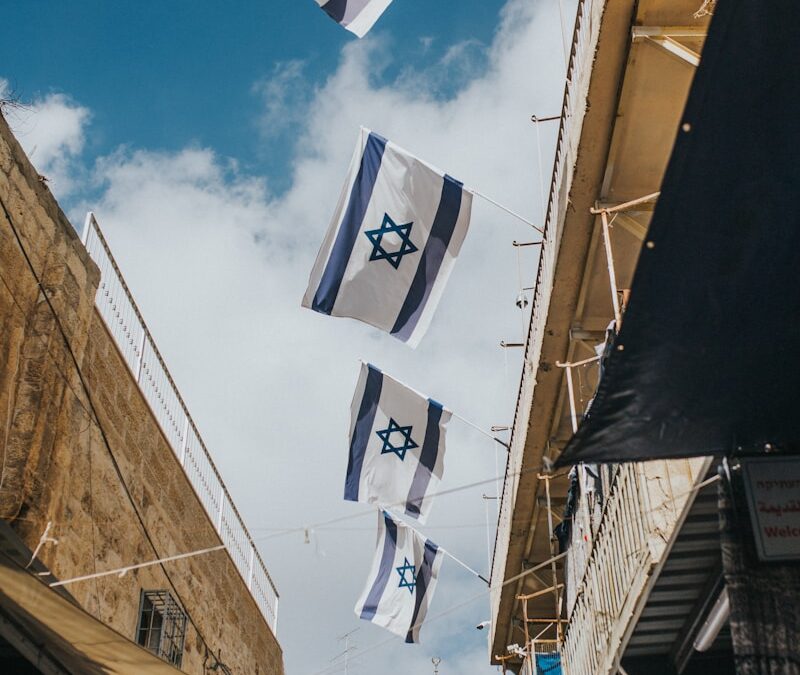 Lo perilh d’un mot sagrat entre de mans leugièras