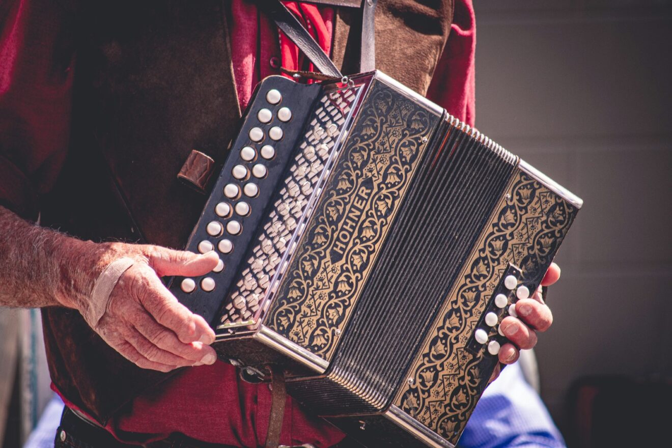 Acordeon se ditz Maugein